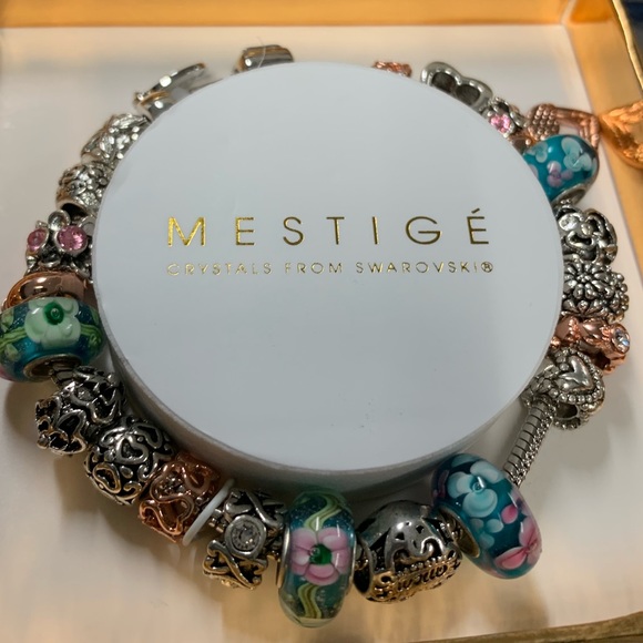 ✨HP✨Two-Tone Cherished Bracelet - Picture 8 of 14